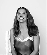 Teresa_Palmer_Answers_Our_Rapid_Fire_Questions_381.jpg