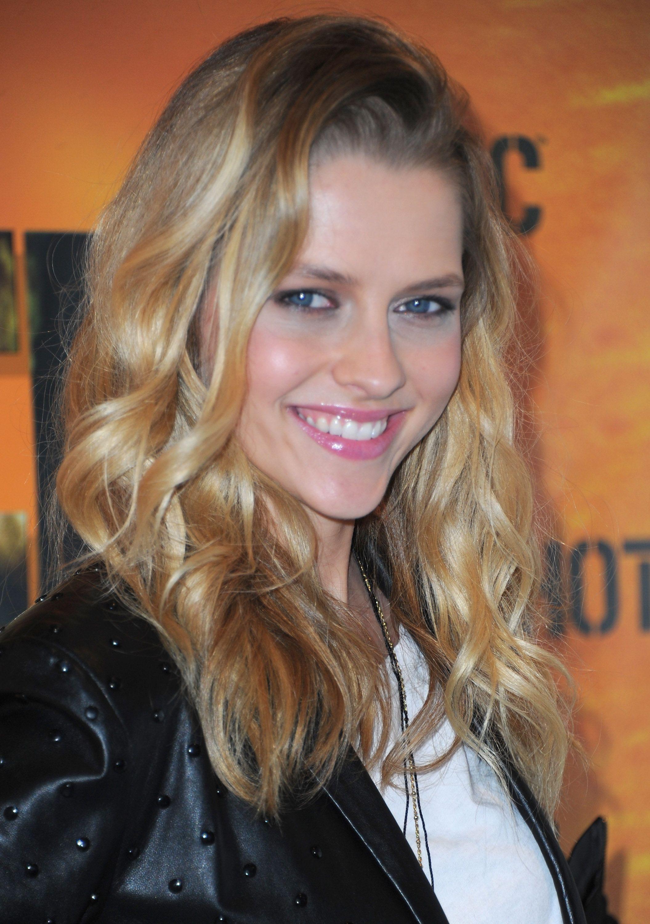 IAmNumberFour_CastMeetGreet_Arrivals_2011_28629.jpg IAmNumberFour_CastMeetGreet_Arrivals_2011_28629.jpg