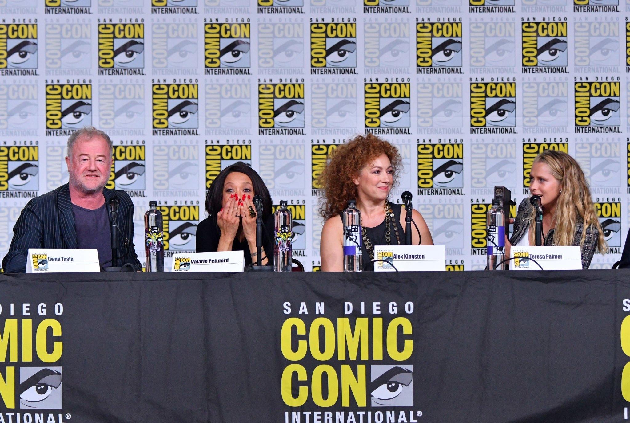 ADOW_Panel_SanDiegoComicCon_Getty_282929.jpg ADOW_Panel_SanDiegoComicCon_Getty_282929.jpg