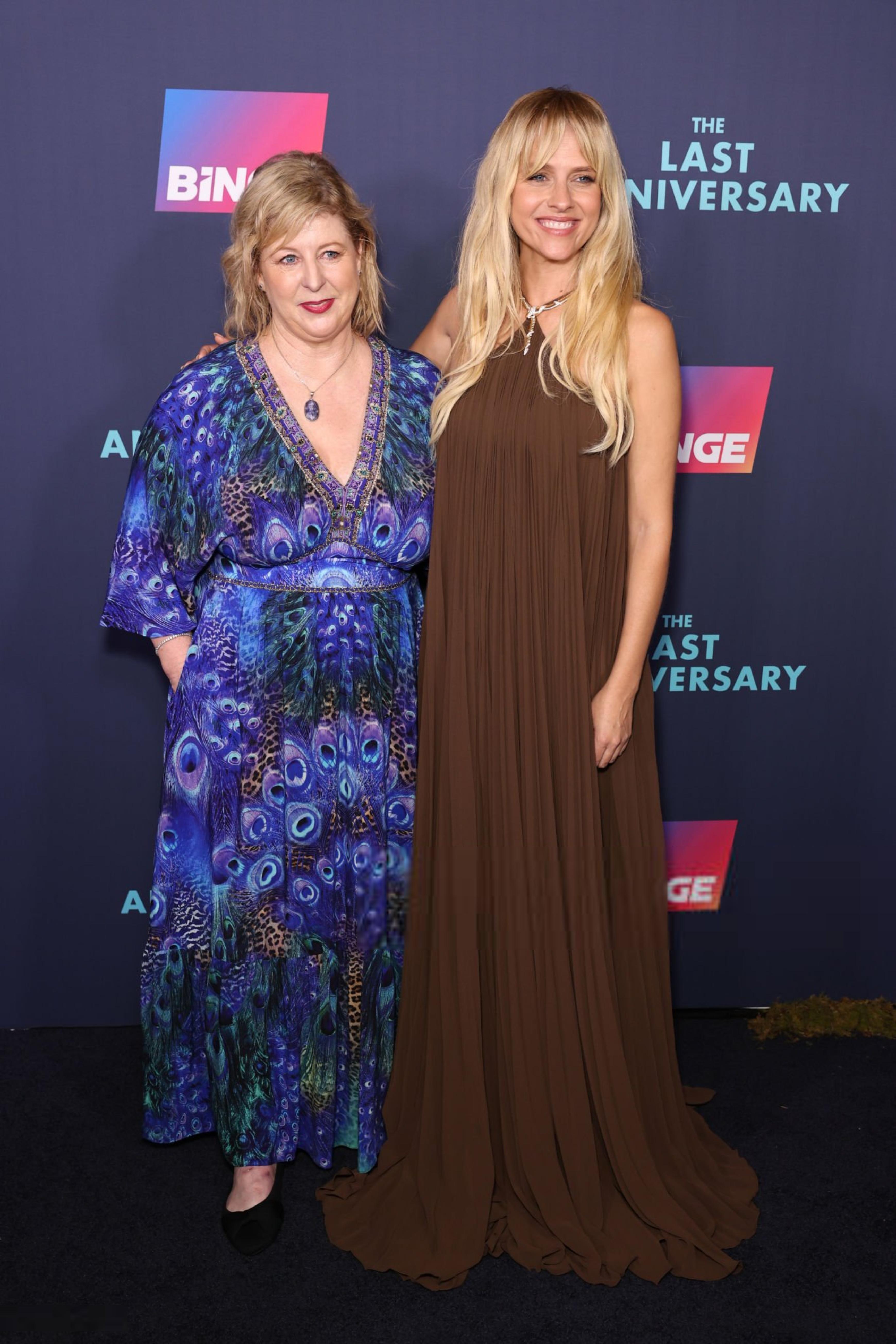 adoringteresapalmer_thelast_anniversary_281729.jpg