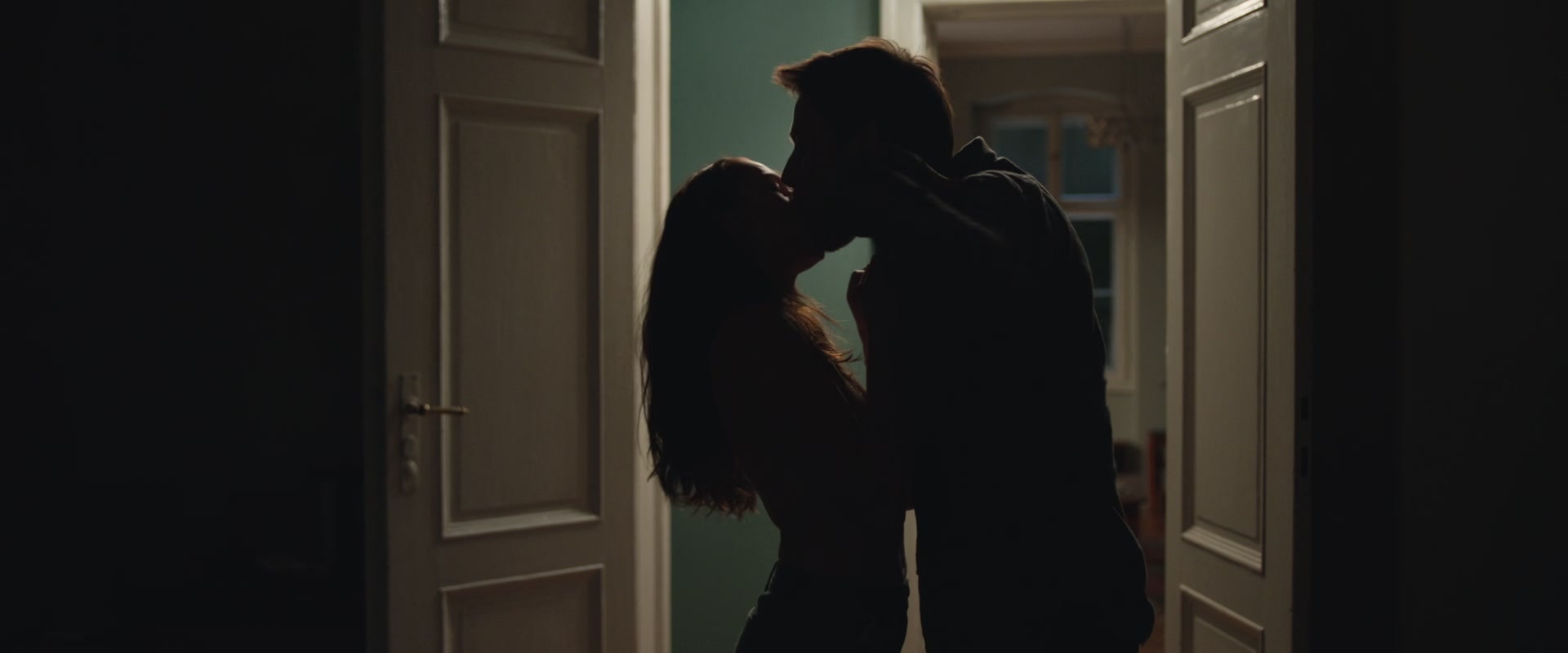 adoringteresap_berlinsyndrome_caps_1388.jpg adoringteresap_berlinsyndrome_caps_1388.jpg