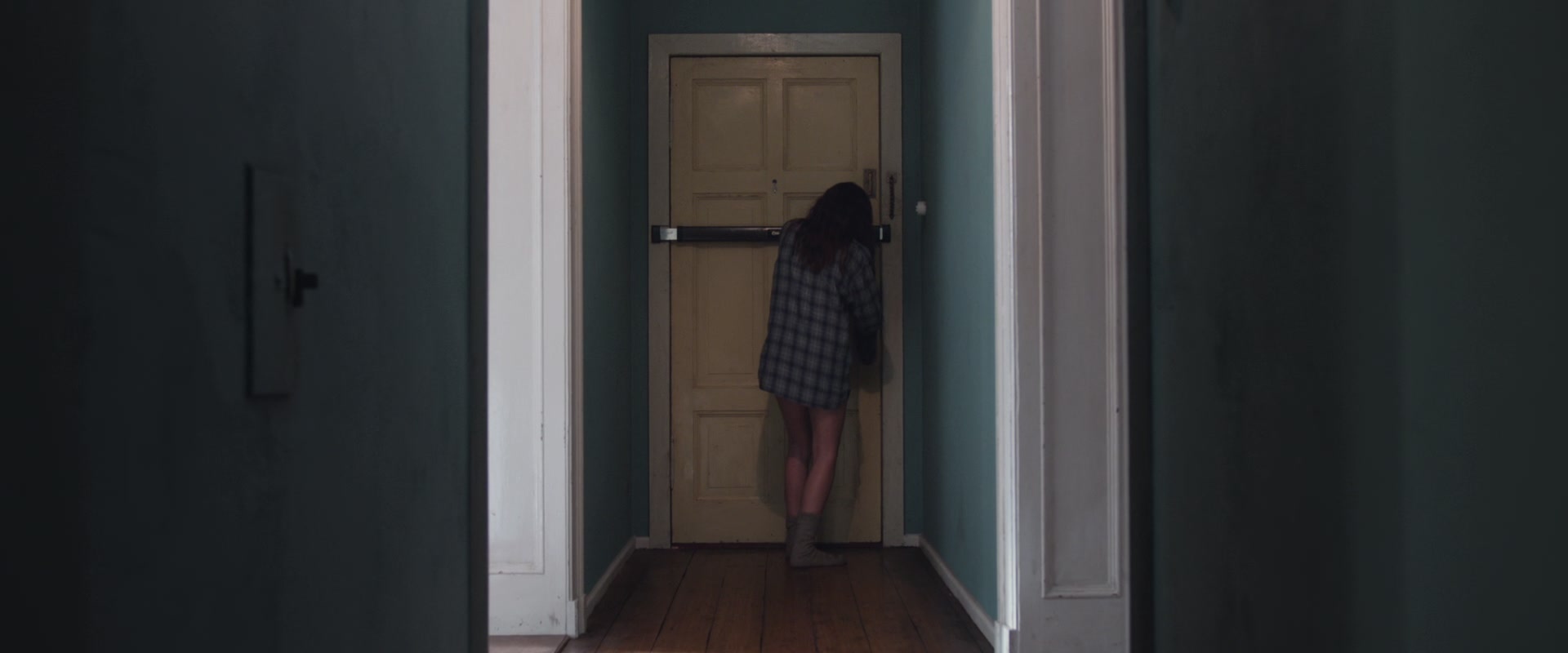 adoringteresap_berlinsyndrome_caps_1619.jpg adoringteresap_berlinsyndrome_caps_1619.jpg