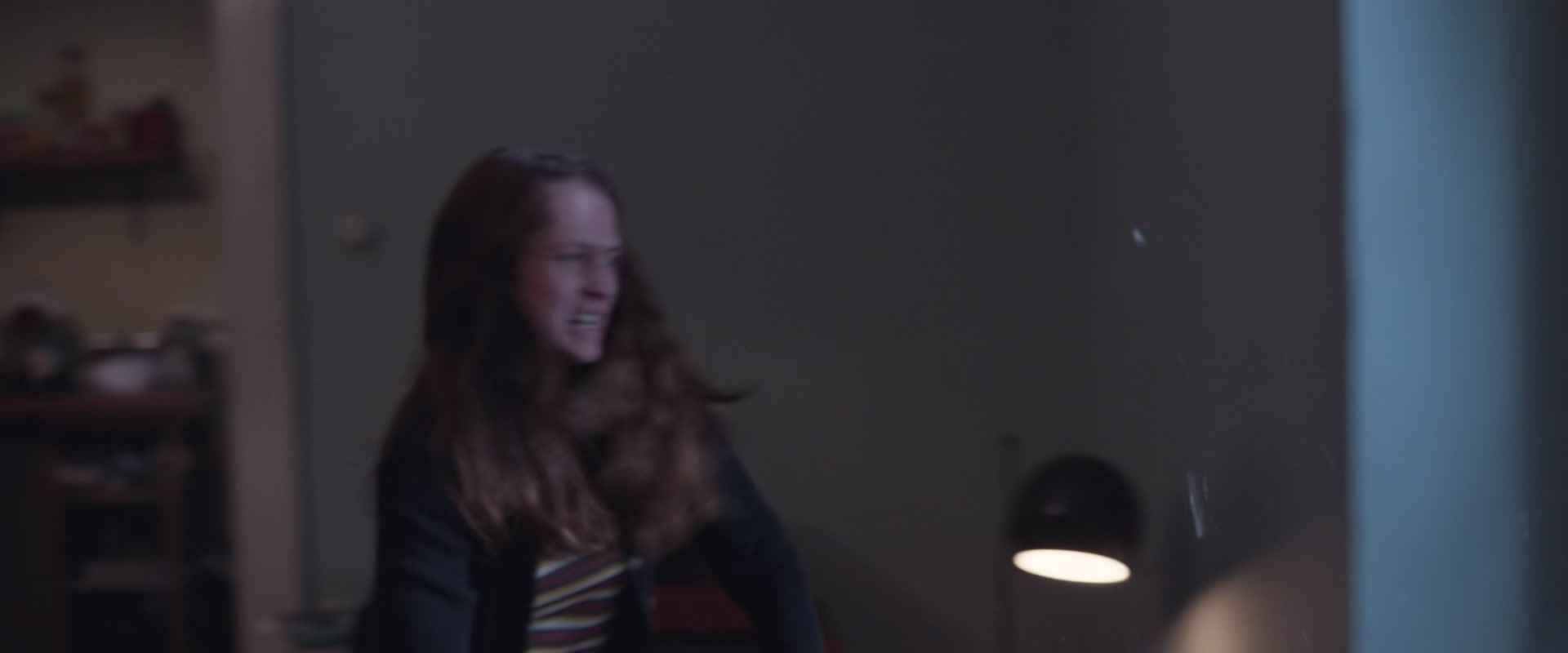 adoringteresap_berlinsyndrome_caps_1657.jpg