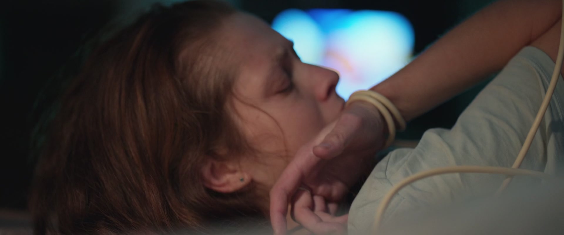 adoringteresap_berlinsyndrome_caps_1843.jpg adoringteresap_berlinsyndrome_caps_1843.jpg
