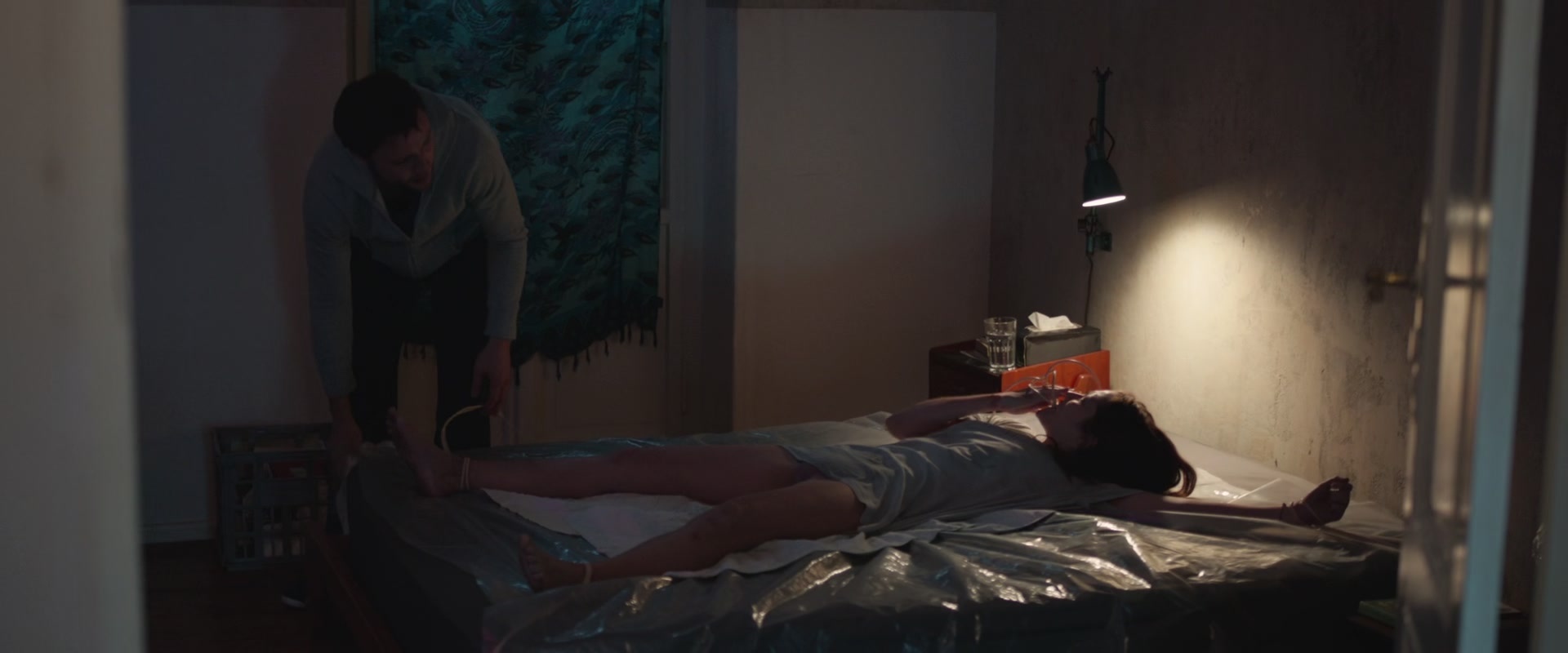 adoringteresap_berlinsyndrome_caps_1849.jpg adoringteresap_berlinsyndrome_caps_1849.jpg