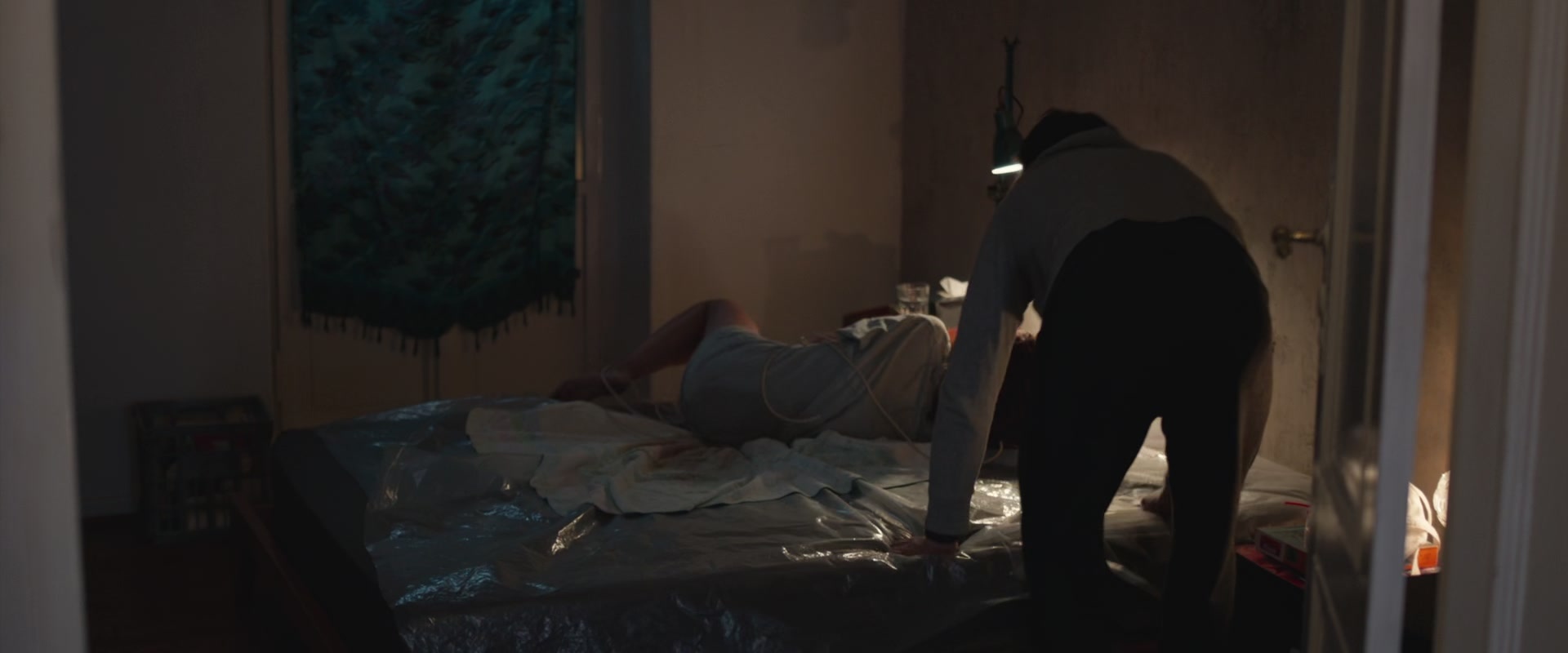 adoringteresap_berlinsyndrome_caps_1868.jpg adoringteresap_berlinsyndrome_caps_1868.jpg