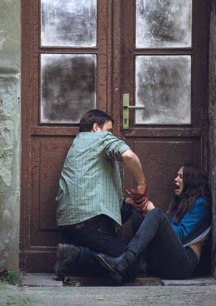 adoringteresap_berlinsyndrome_stills_006_4.jpg
