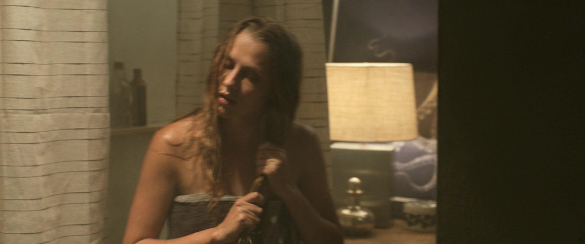 Lights_Out_2016_1080p_ATP_001105.jpg Lights_Out_2016_1080p_ATP_001105.jpg
