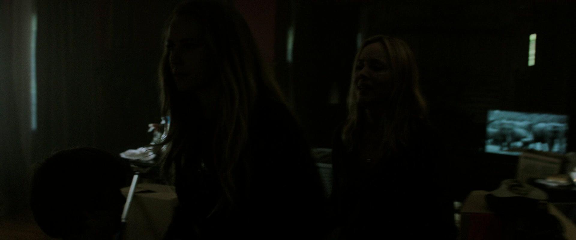 Lights_Out_2016_1080p_ATP_002849.jpg Lights_Out_2016_1080p_ATP_002849.jpg
