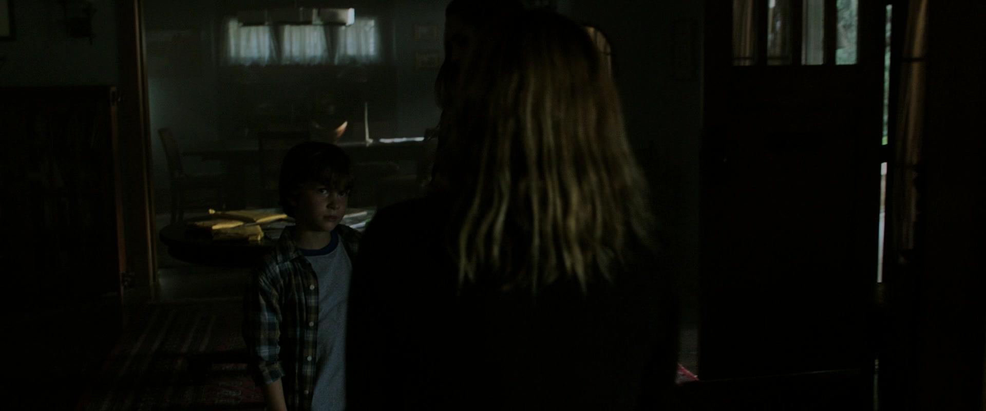 Lights_Out_2016_1080p_ATP_002853.jpg Lights_Out_2016_1080p_ATP_002853.jpg