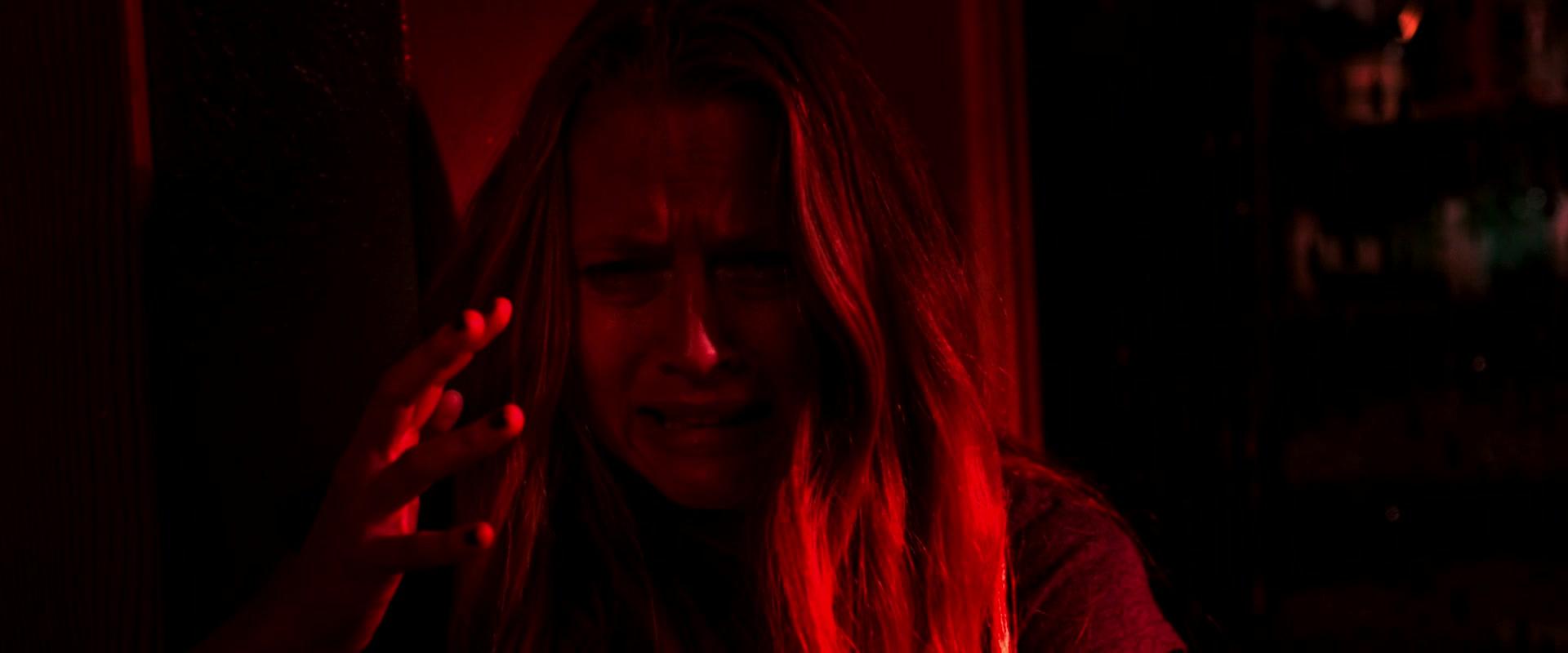 Lights_Out_2016_1080p_ATP_003439.jpg