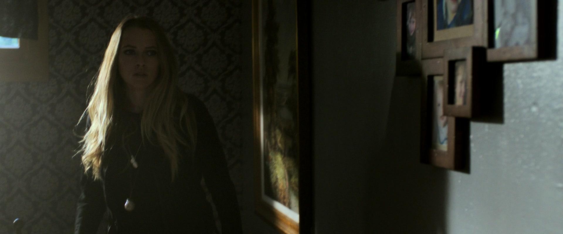 Lights_Out_2016_1080p_ATP_004373.jpg Lights_Out_2016_1080p_ATP_004373.jpg