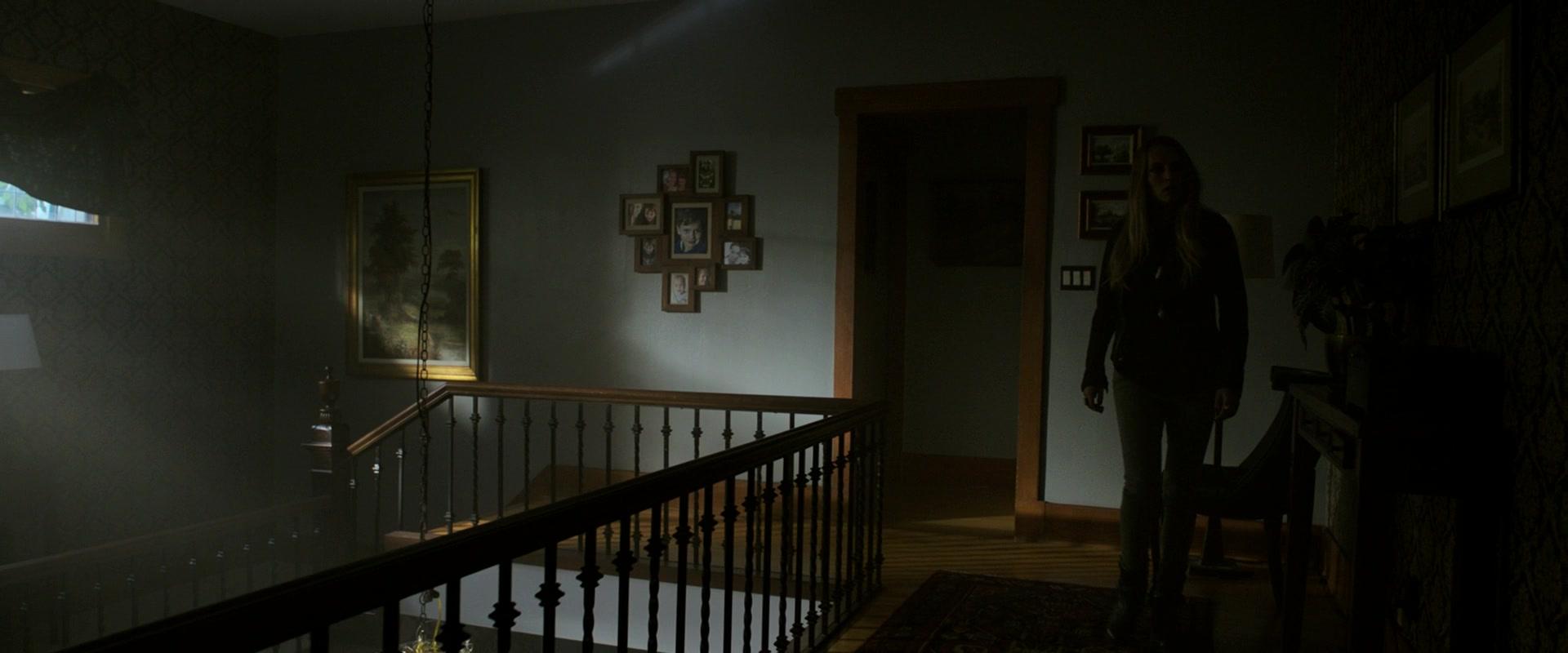 Lights_Out_2016_1080p_ATP_004410.jpg Lights_Out_2016_1080p_ATP_004410.jpg