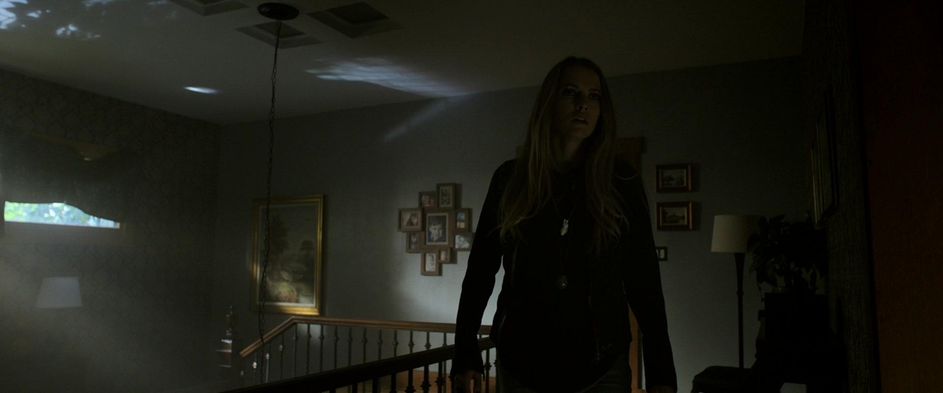 Lights_Out_2016_1080p_ATP_004425.jpg