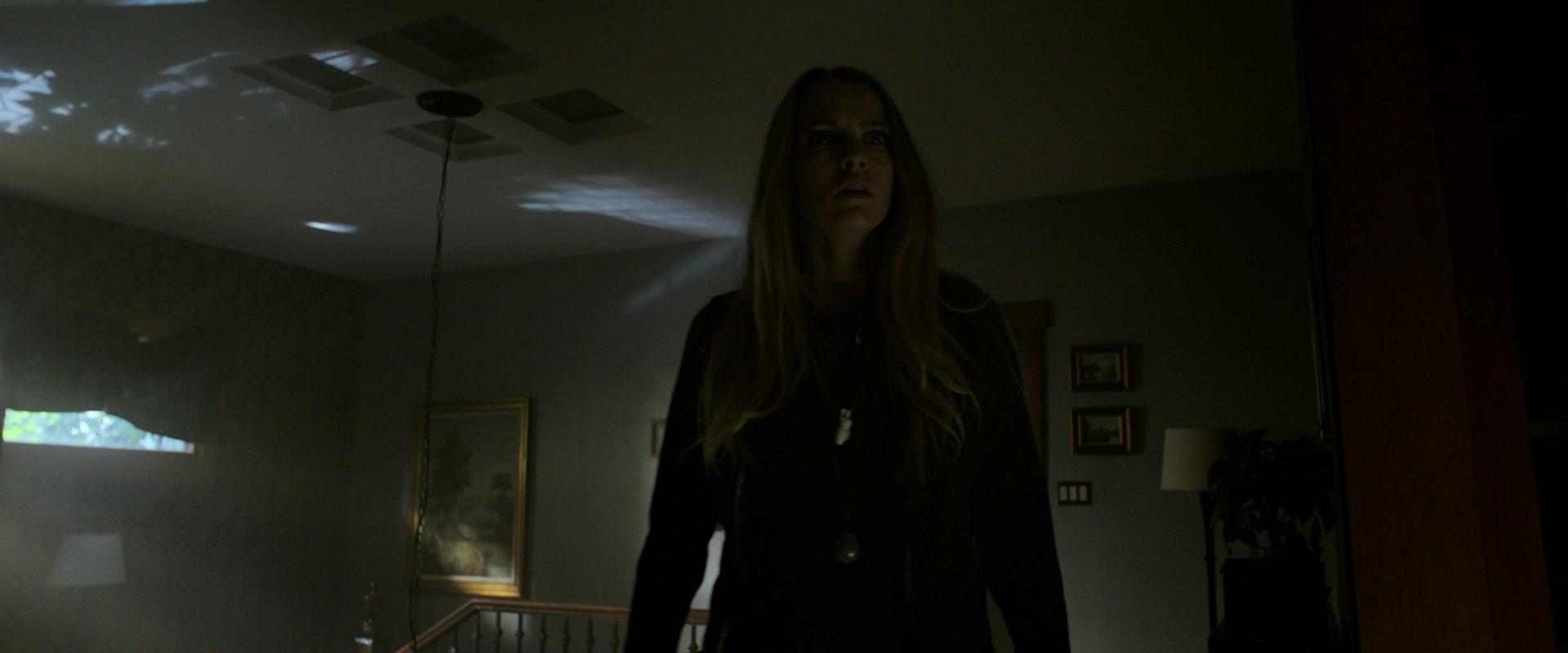 Lights_Out_2016_1080p_ATP_004429.jpg Lights_Out_2016_1080p_ATP_004429.jpg