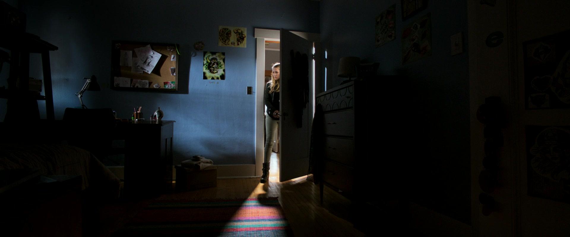 Lights_Out_2016_1080p_ATP_004892.jpg Lights_Out_2016_1080p_ATP_004892.jpg