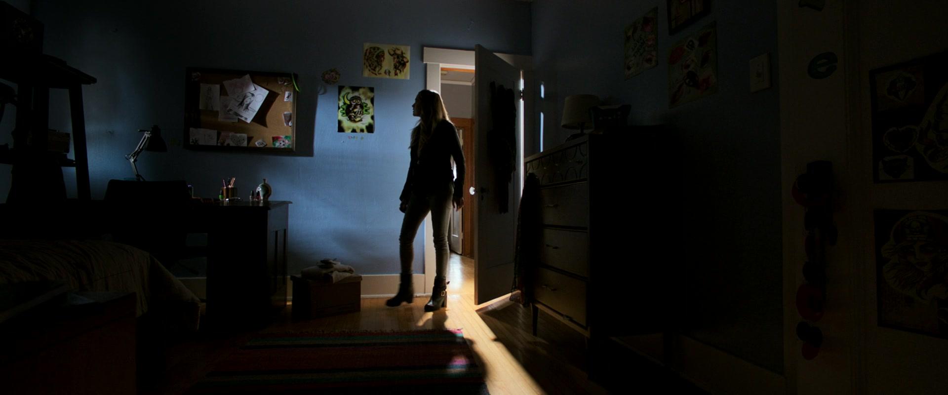 Lights_Out_2016_1080p_ATP_004900.jpg Lights_Out_2016_1080p_ATP_004900.jpg