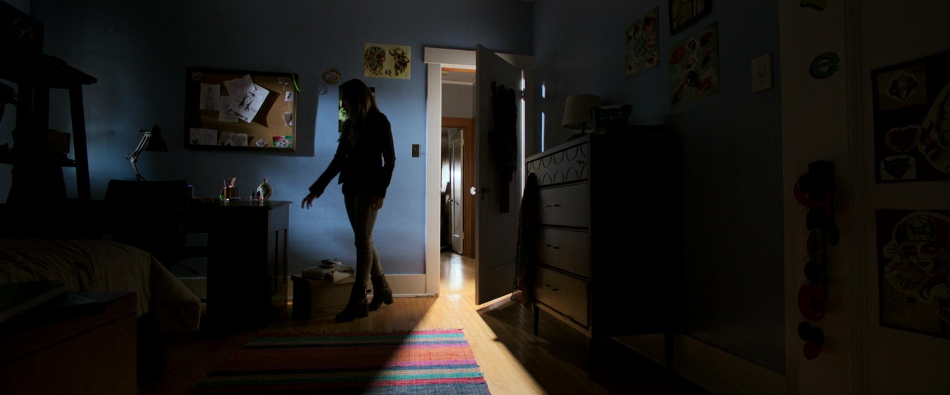 Lights_Out_2016_1080p_ATP_004905.jpg Lights_Out_2016_1080p_ATP_004905.jpg
