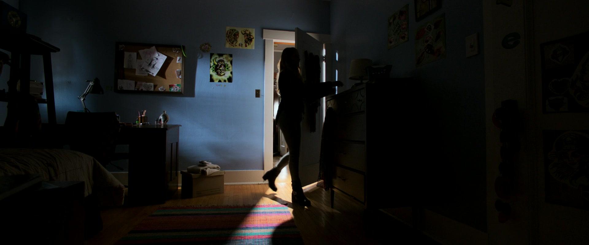 Lights_Out_2016_1080p_ATP_004935.jpg Lights_Out_2016_1080p_ATP_004935.jpg