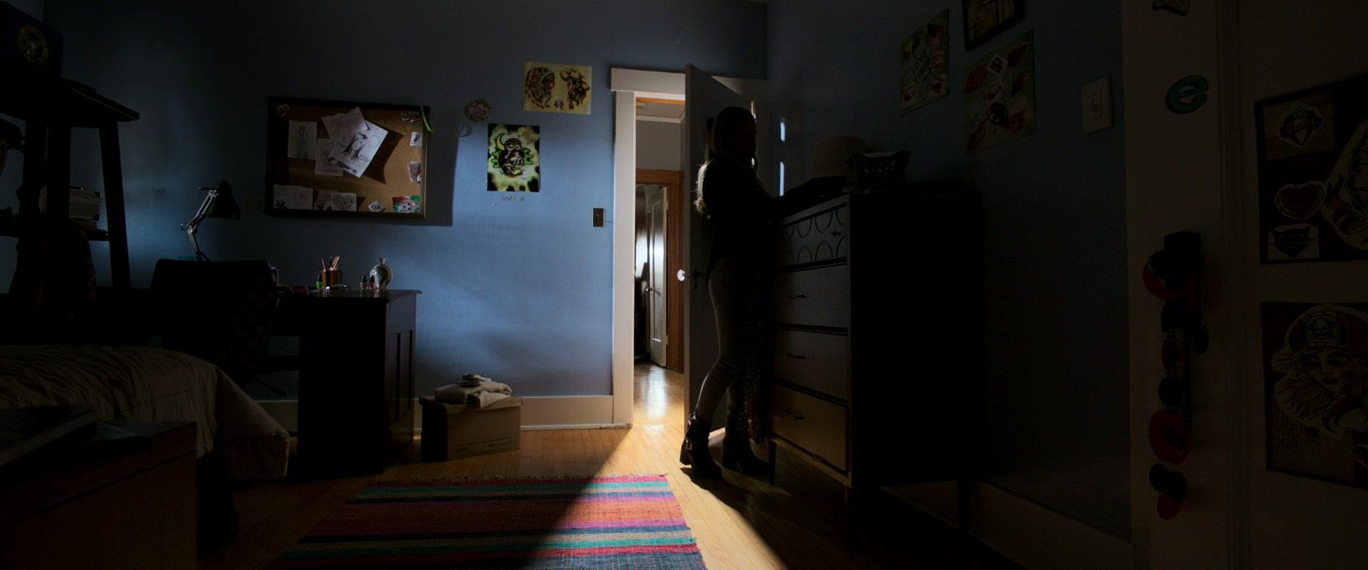 Lights_Out_2016_1080p_ATP_004938.jpg