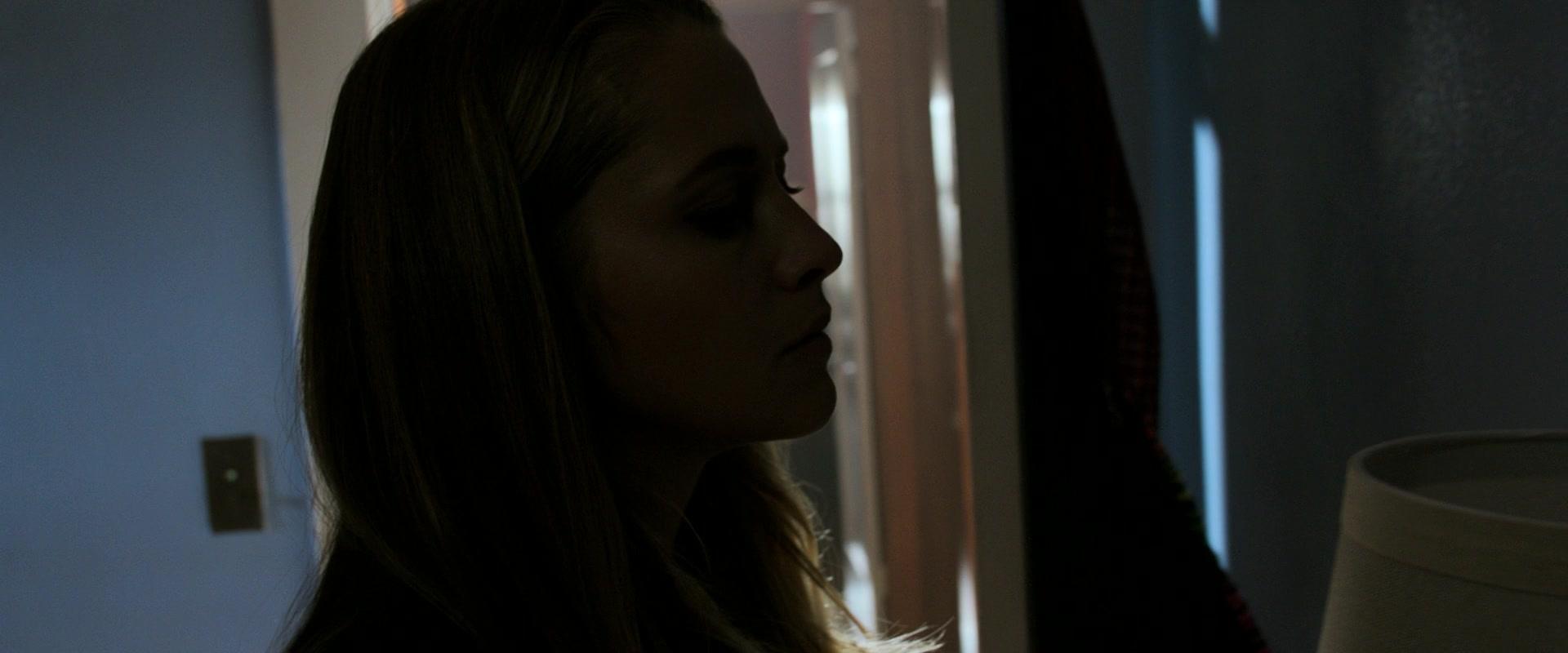 Lights_Out_2016_1080p_ATP_004943.jpg Lights_Out_2016_1080p_ATP_004943.jpg