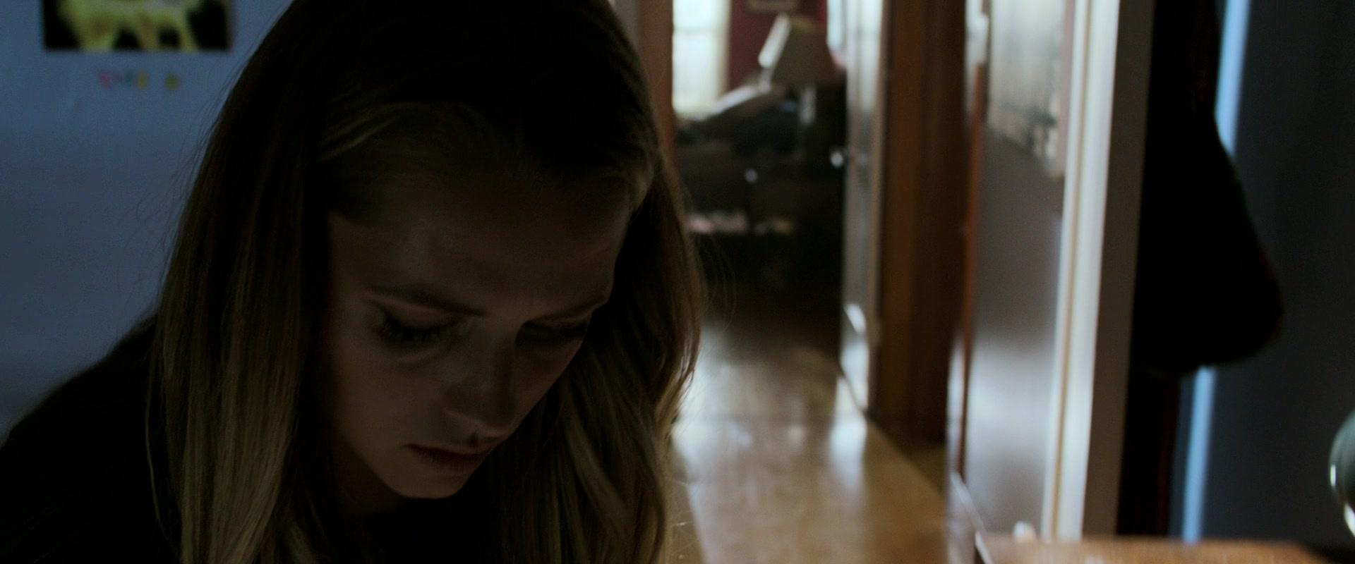 Lights_Out_2016_1080p_ATP_005014.jpg Lights_Out_2016_1080p_ATP_005014.jpg