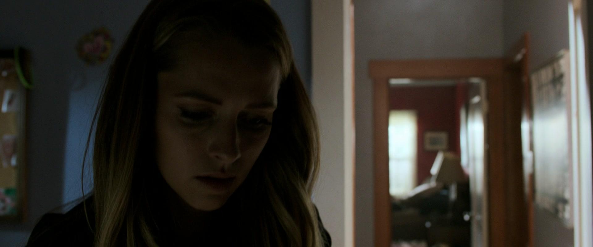 Lights_Out_2016_1080p_ATP_005019.jpg Lights_Out_2016_1080p_ATP_005019.jpg
