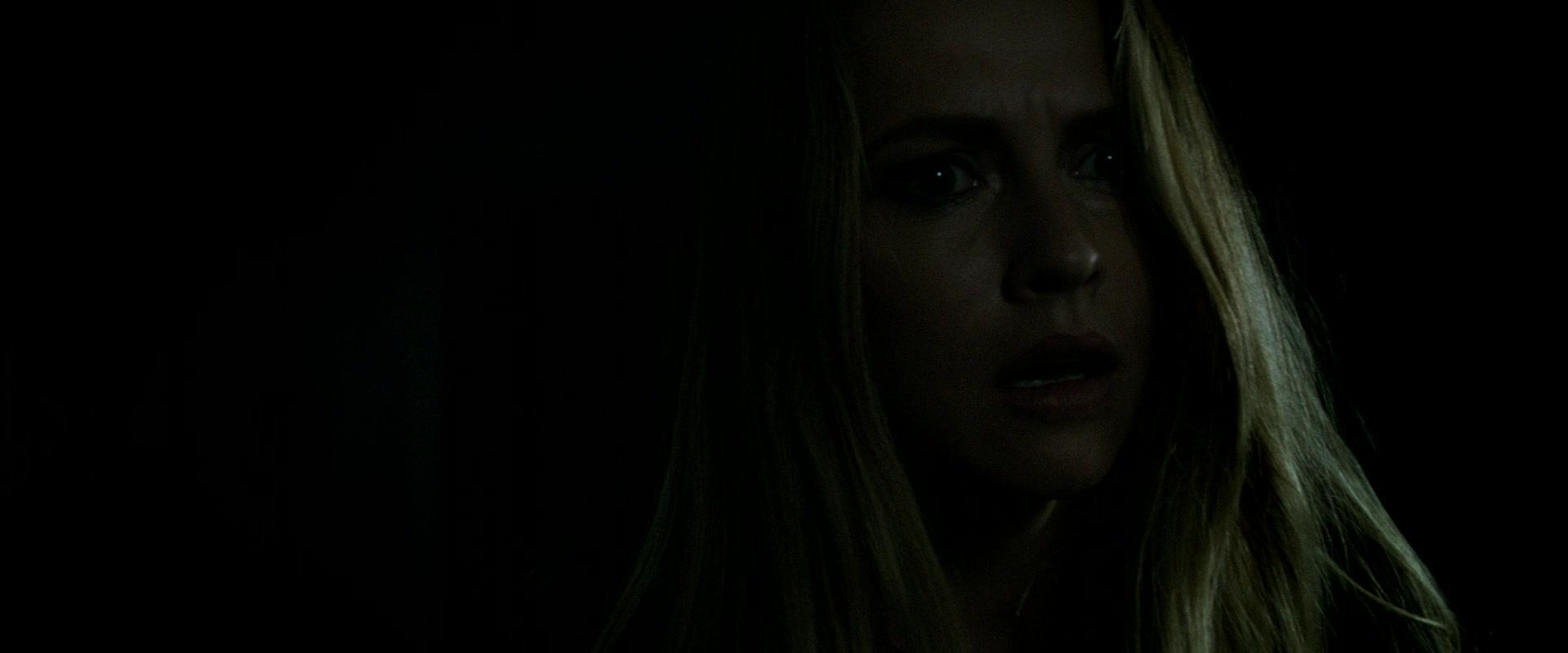 Lights_Out_2016_1080p_ATP_005058.jpg Lights_Out_2016_1080p_ATP_005058.jpg