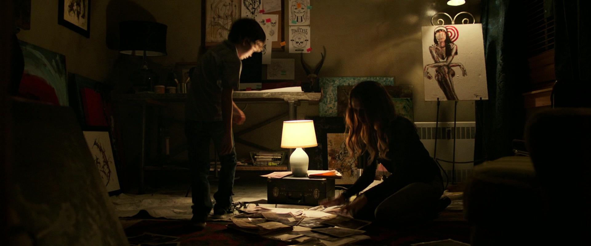 Lights_Out_2016_1080p_ATP_005915.jpg Lights_Out_2016_1080p_ATP_005915.jpg