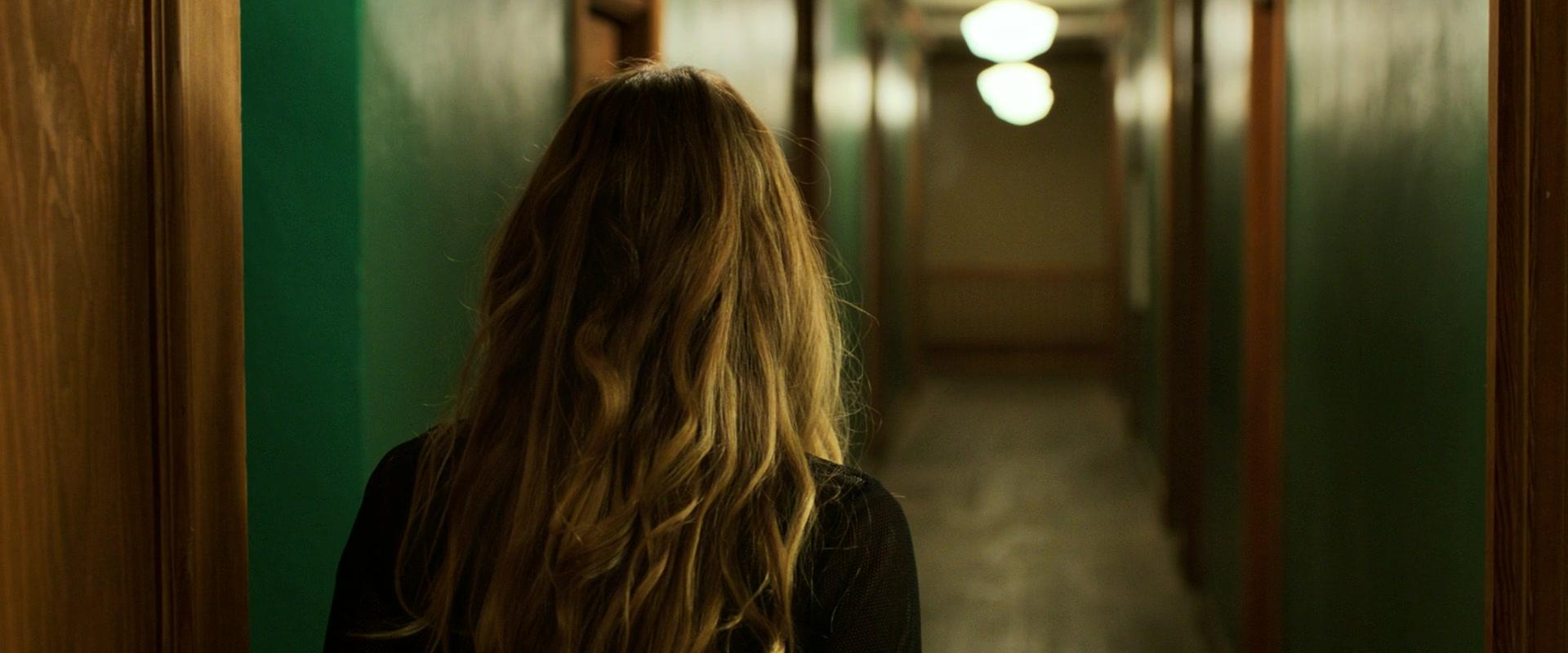 Lights_Out_2016_1080p_ATP_006249.jpg Lights_Out_2016_1080p_ATP_006249.jpg