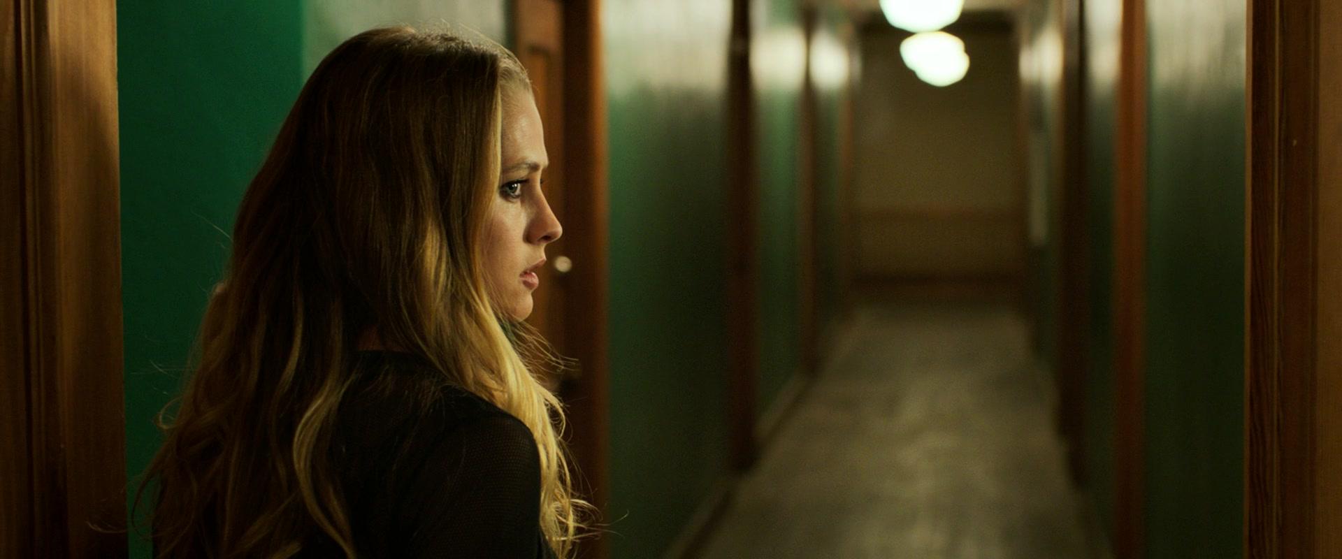 Lights_Out_2016_1080p_ATP_006264.jpg Lights_Out_2016_1080p_ATP_006264.jpg