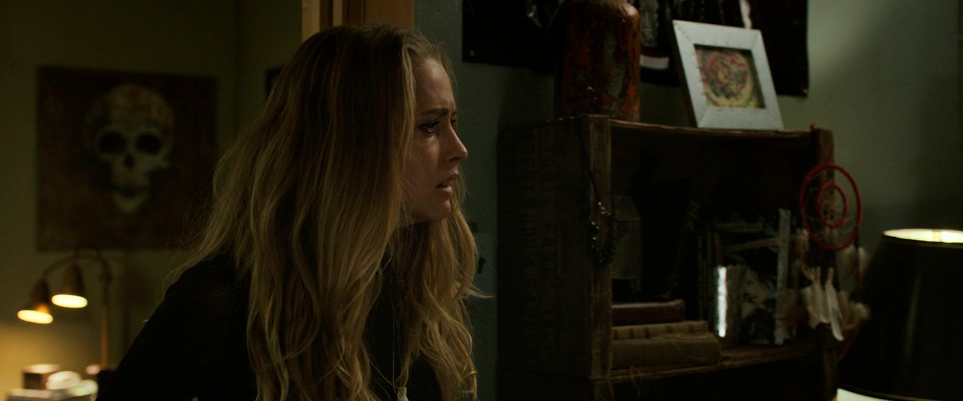 Lights_Out_2016_1080p_ATP_006327.jpg Lights_Out_2016_1080p_ATP_006327.jpg