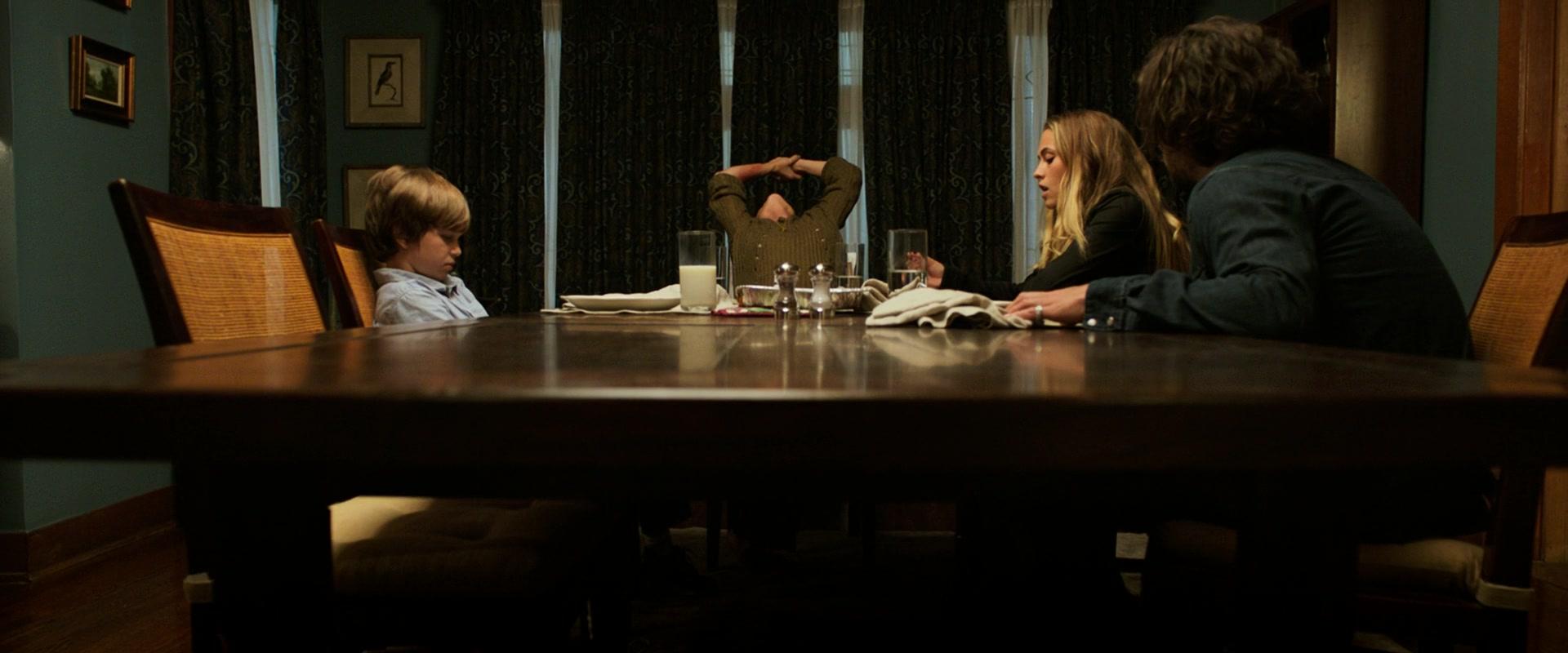 Lights_Out_2016_1080p_ATP_006466.jpg Lights_Out_2016_1080p_ATP_006466.jpg