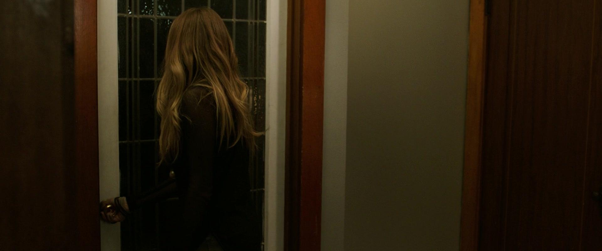 Lights_Out_2016_1080p_ATP_007092.jpg Lights_Out_2016_1080p_ATP_007092.jpg