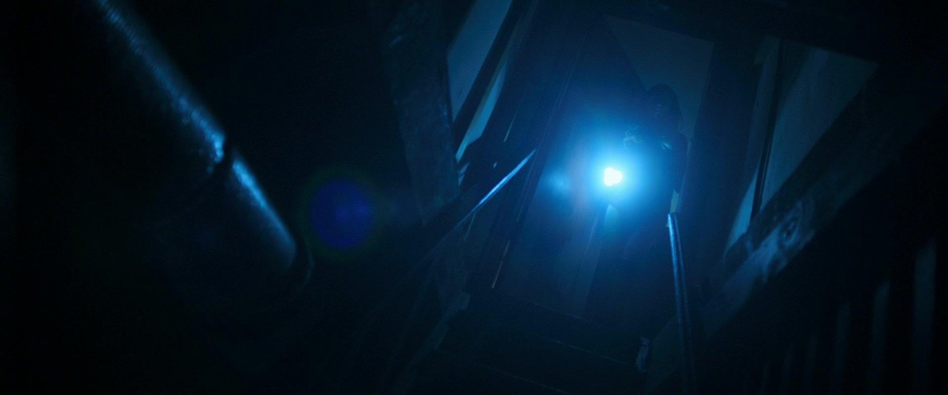 Lights_Out_2016_1080p_ATP_008014.jpg Lights_Out_2016_1080p_ATP_008014.jpg