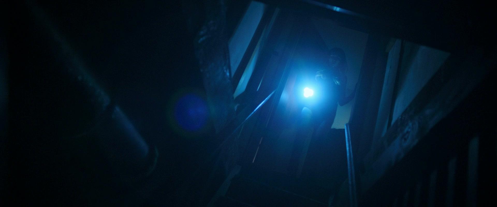 Lights_Out_2016_1080p_ATP_008017.jpg Lights_Out_2016_1080p_ATP_008017.jpg