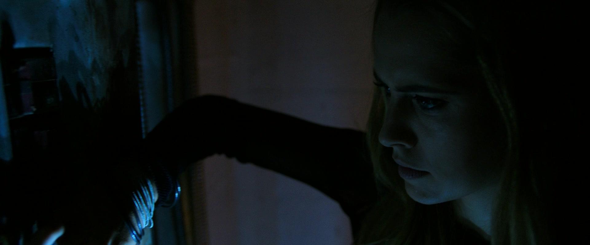 Lights_Out_2016_1080p_ATP_008358.jpg Lights_Out_2016_1080p_ATP_008358.jpg