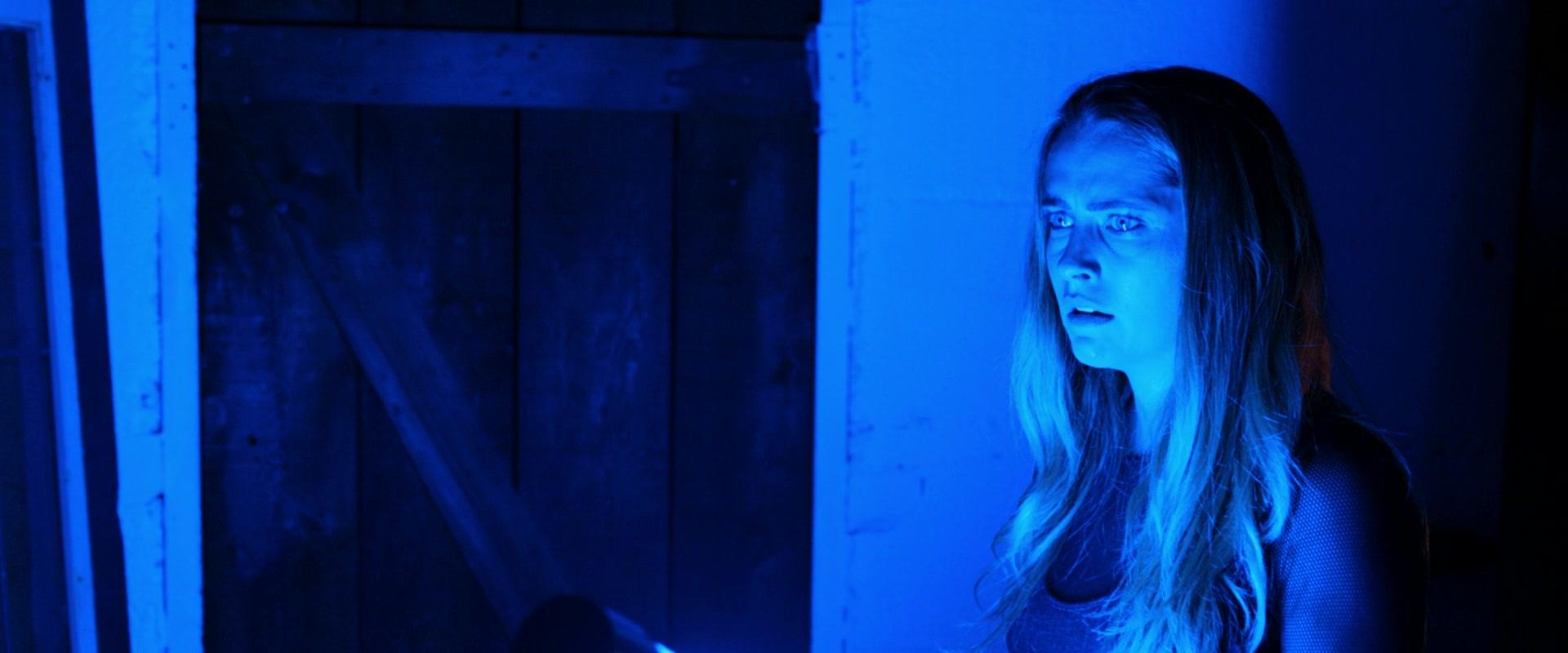 Lights_Out_2016_1080p_ATP_009033.jpg Lights_Out_2016_1080p_ATP_009033.jpg