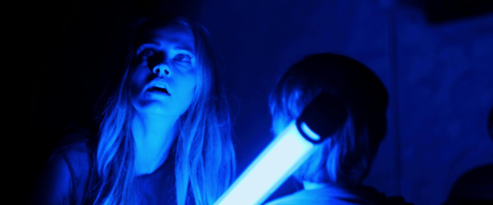Lights_Out_2016_1080p_ATP_009588.jpg Lights_Out_2016_1080p_ATP_009588.jpg