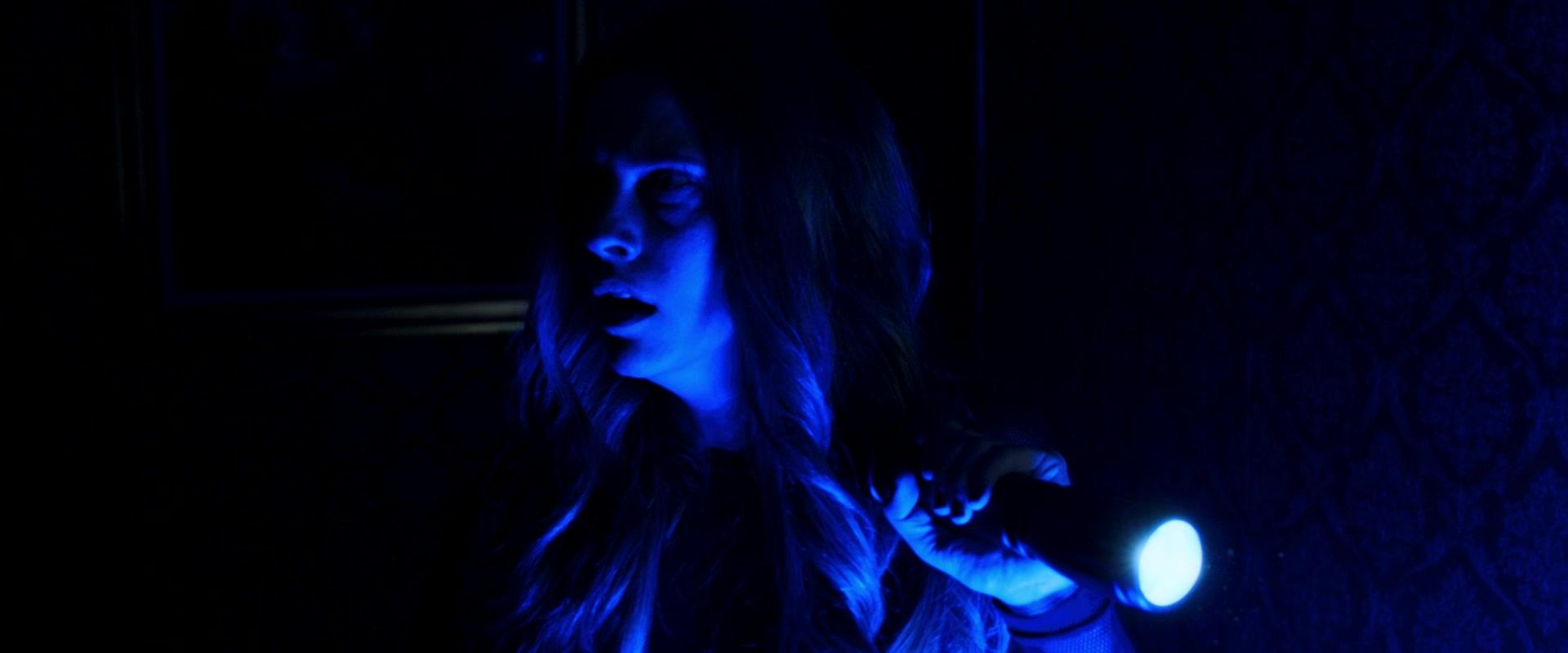 Lights_Out_2016_1080p_ATP_010095.jpg Lights_Out_2016_1080p_ATP_010095.jpg
