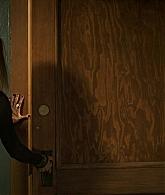 Lights_Out_2016_1080p_ATP_006382.jpg