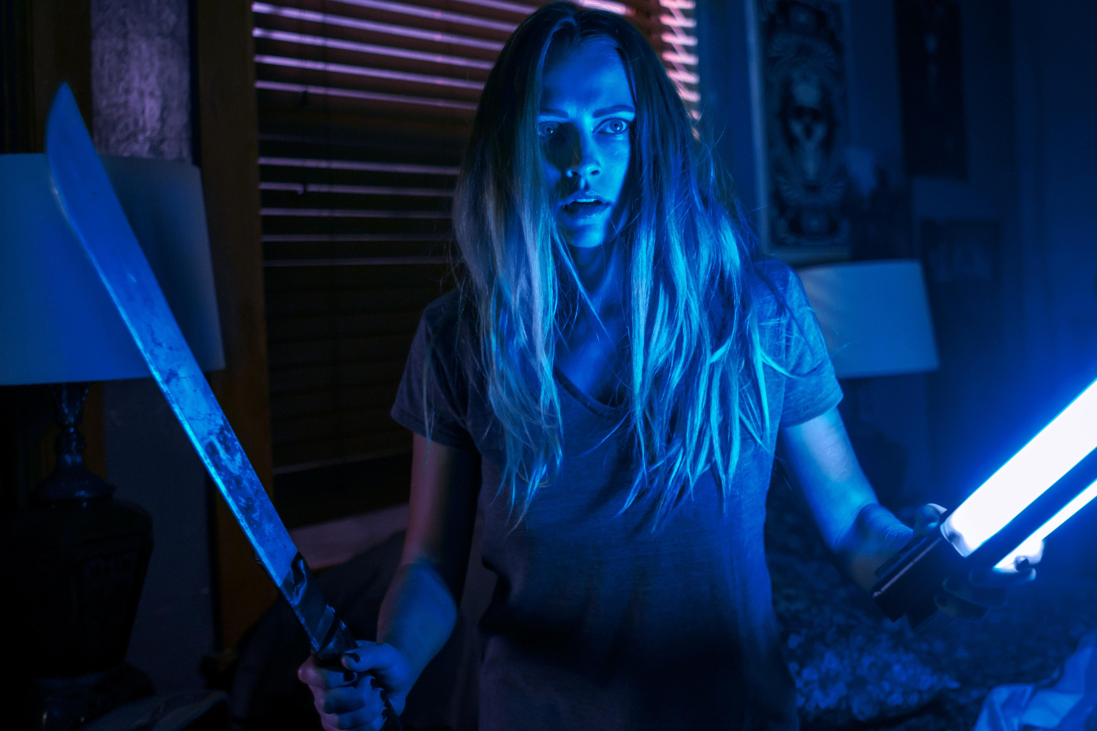 LightsOut_Stills_005_2.jpg LightsOut_Stills_005_2.jpg