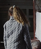 adoringteresap_thetwins_caps_0507.jpg