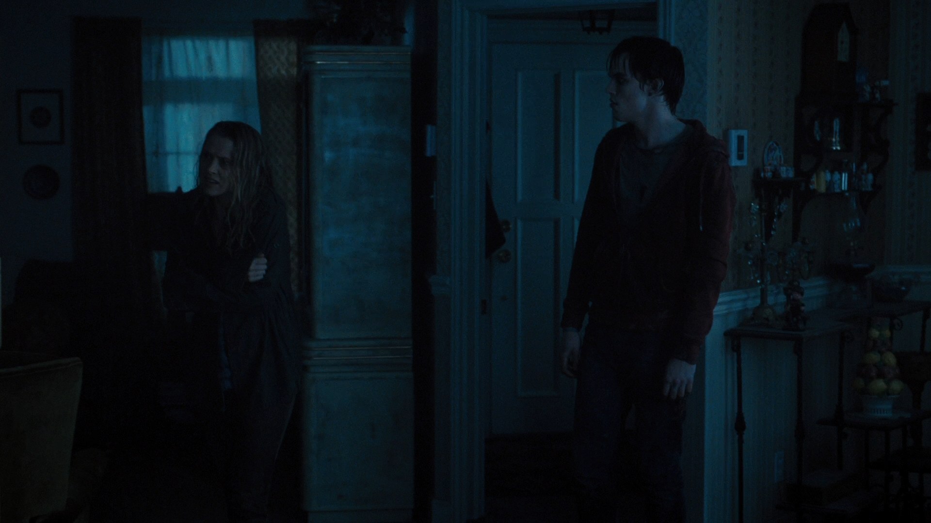 adoringteresap_warmbodies_caps_0241.jpg adoringteresap_warmbodies_caps_0241.jpg