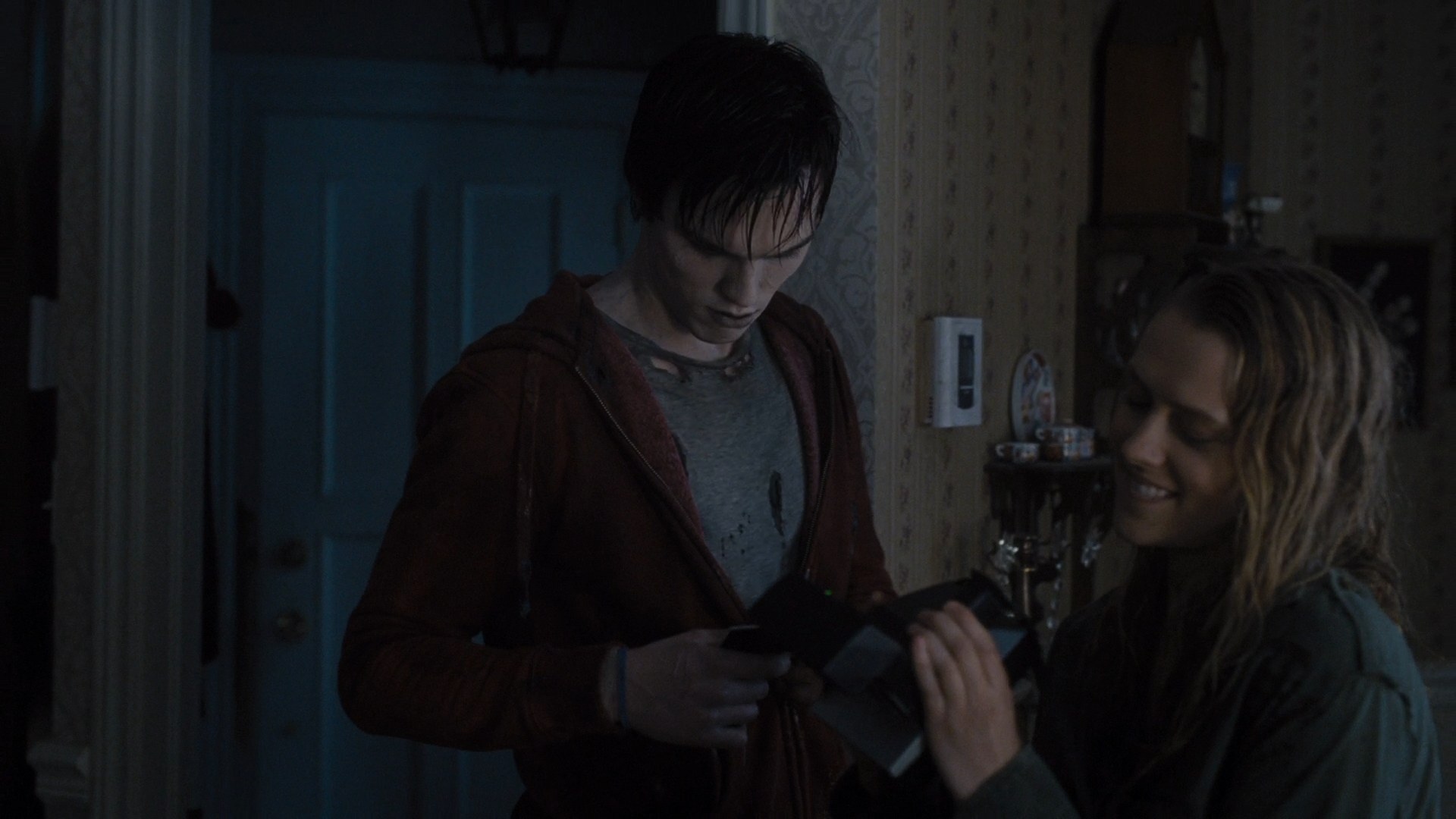 adoringteresap_warmbodies_caps_0248.jpg adoringteresap_warmbodies_caps_0248.jpg