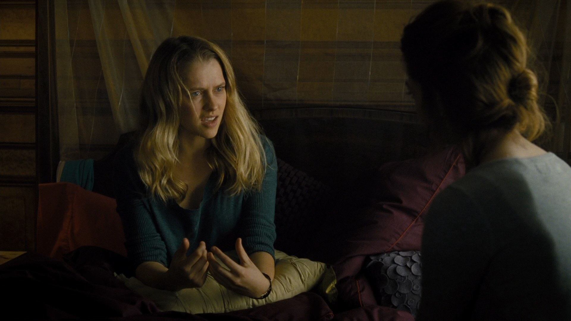 adoringteresap_warmbodies_caps_0322.jpg adoringteresap_warmbodies_caps_0322.jpg