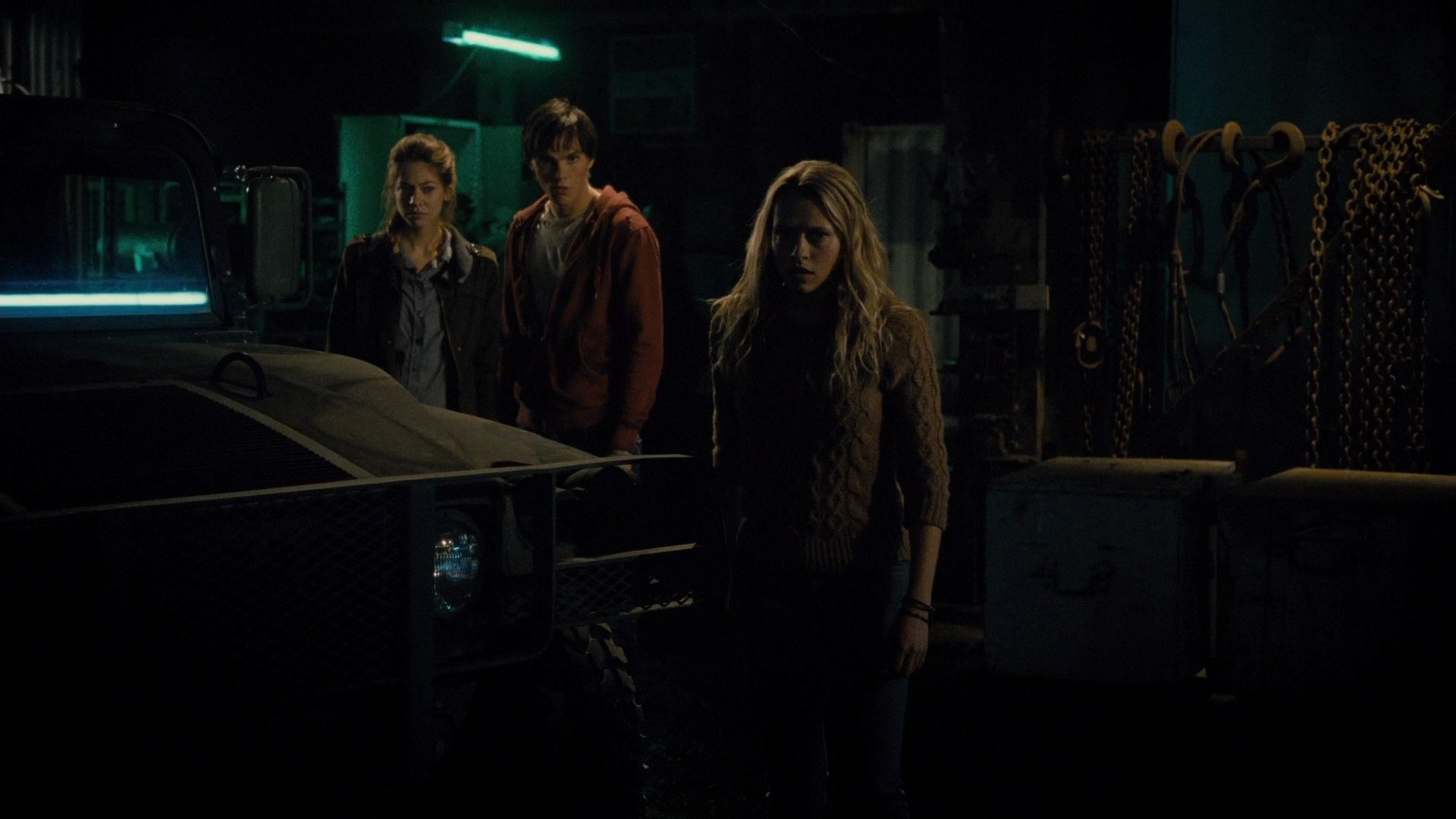 adoringteresap_warmbodies_caps_0428.jpg adoringteresap_warmbodies_caps_0428.jpg