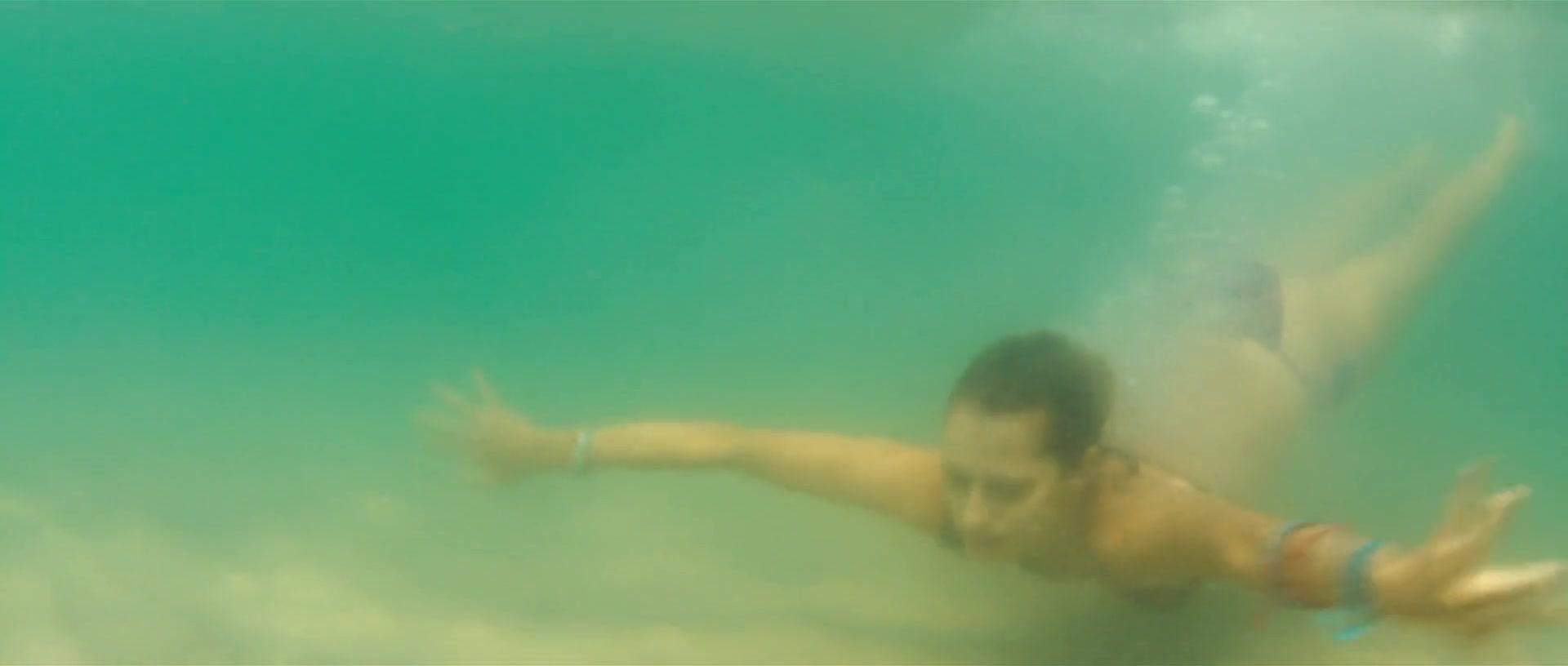 Wish_You_Were_Here_2012_1080p_ATP_05610.jpg Wish_You_Were_Here_2012_1080p_ATP_05610.jpg