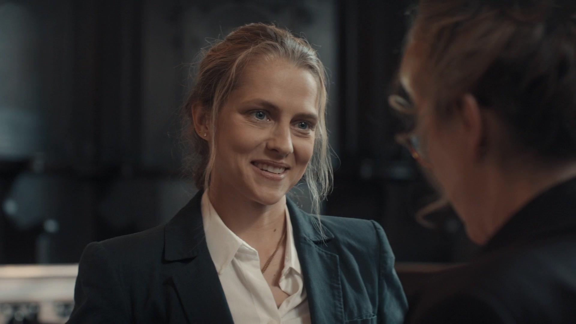 A_Discovery_of_Witches_S01E01_1080p_ATP_0713.jpg A_Discovery_of_Witches_S01E01_1080p_ATP_0713.jpg