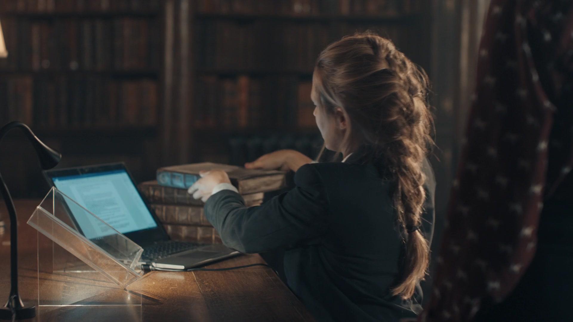 A_Discovery_of_Witches_S01E01_1080p_ATP_1254.jpg A_Discovery_of_Witches_S01E01_1080p_ATP_1254.jpg